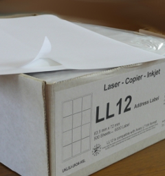 Plain laser labels